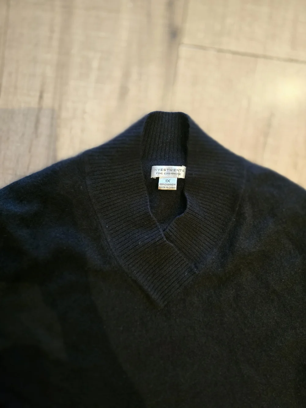 Investments Black V-Neck Ribbed Collar Sweater 100% Cashmere